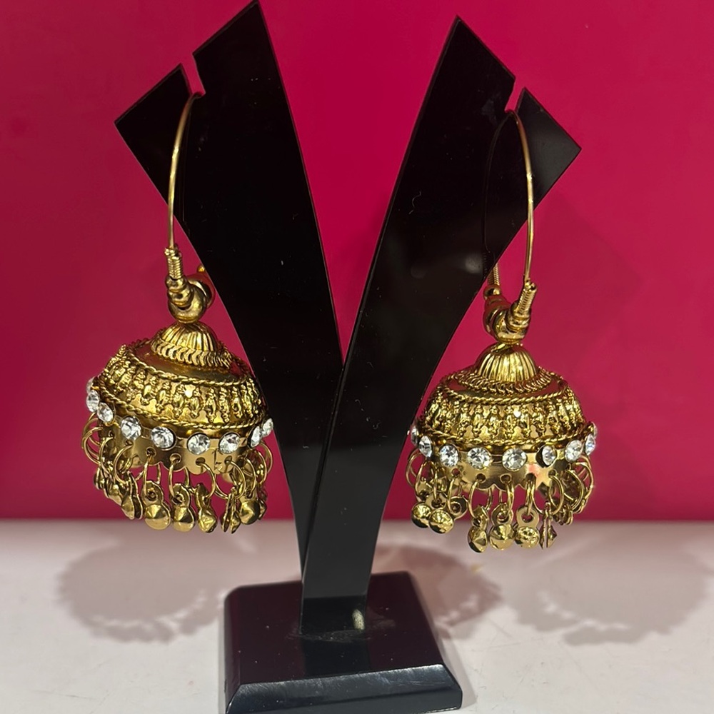 Elegant Gold Jhumka Earrings